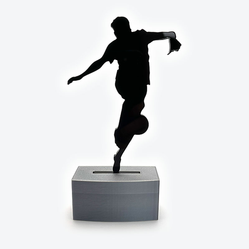 sportove-trofeje-striebro-futbal-2.jpg