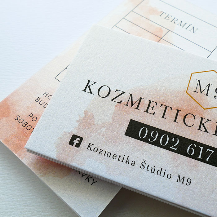 Perleťové vizitky nikto z vašich klientov nevhodí len tak do koša. Ak chcete naozaj zaujať potenciálnych zákazníkov, vyberte si naše perleťové vizitiky.