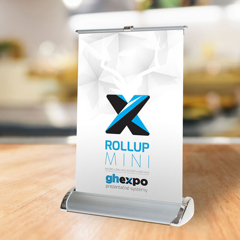 Potrebujete si na event alebo pred prezentačný stánok postaviť rollup, ktorý upúta oči okoloidúcich? Vyberte si z našej ponuky, pomôžeme vám aj s návrhom dizajnu.